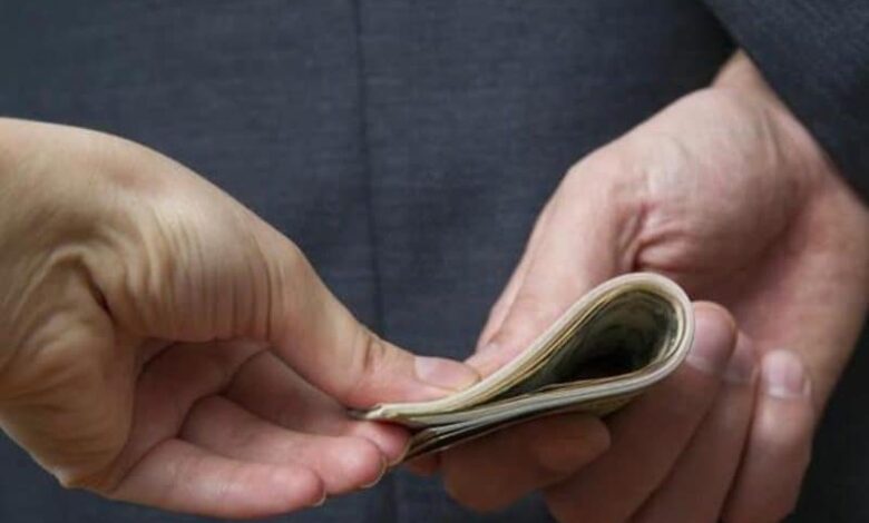 ACB nabs court bench clerk in Hyderabad for taking bribe