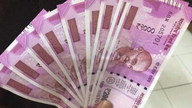 Hyderabad: Fake Rs 2000 notes on the road create chaos