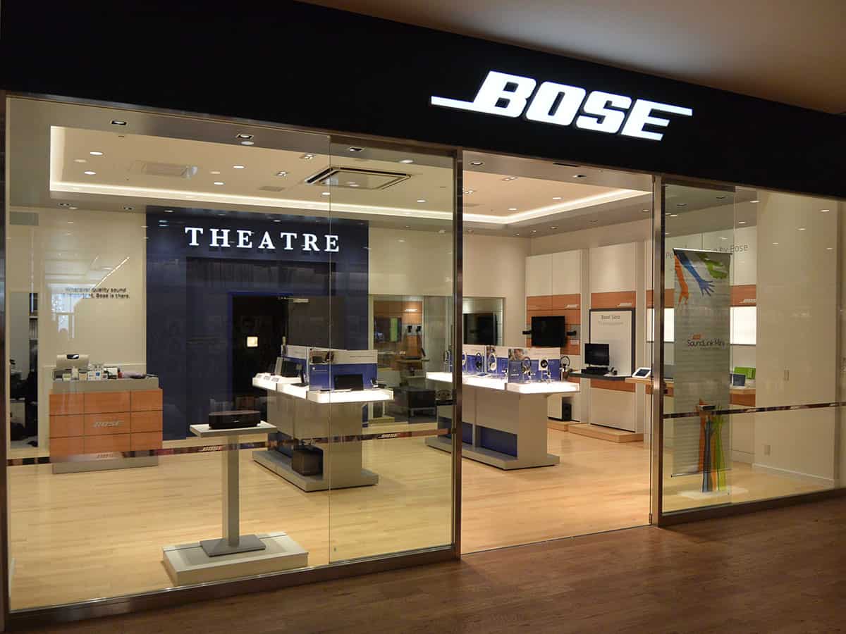 Bose to close all its retail stores