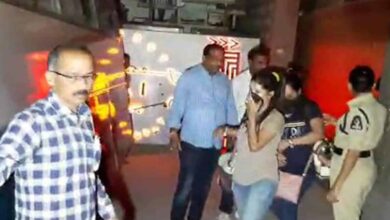 Hyderabad Police raids Pub in Jubliee Hills