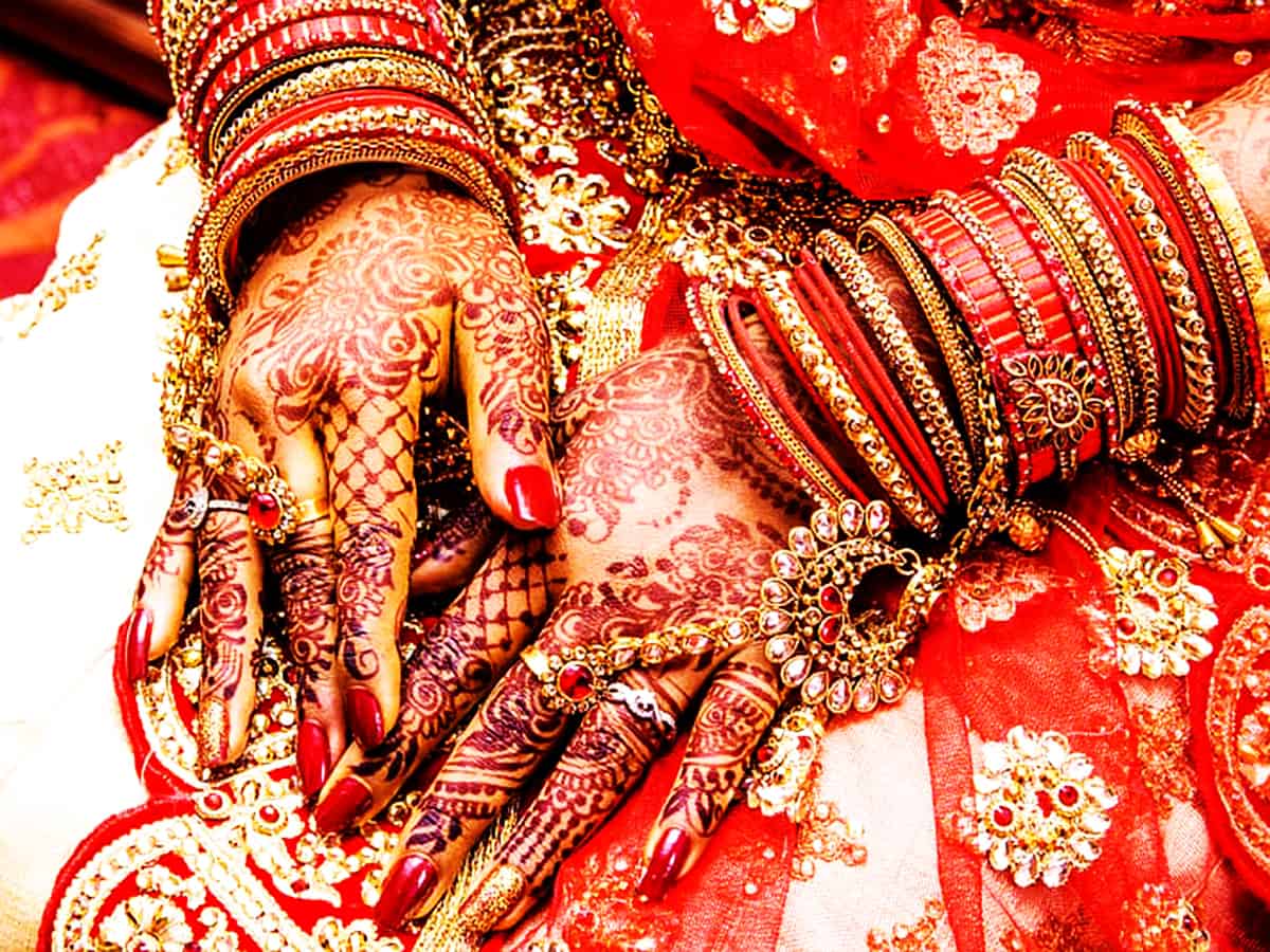 Lapata ladies: UP Bride, mother dissappear with cash, jewellery