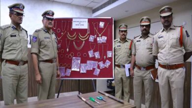 Police recover jewelry worth Rs. 1.5 Cr from servant thieves