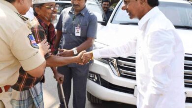 KCR exits chauffered official vehicle to rescue disabled man