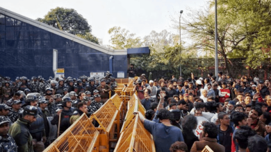 Bangles were waved at Delhi police as Jamia march is foiled