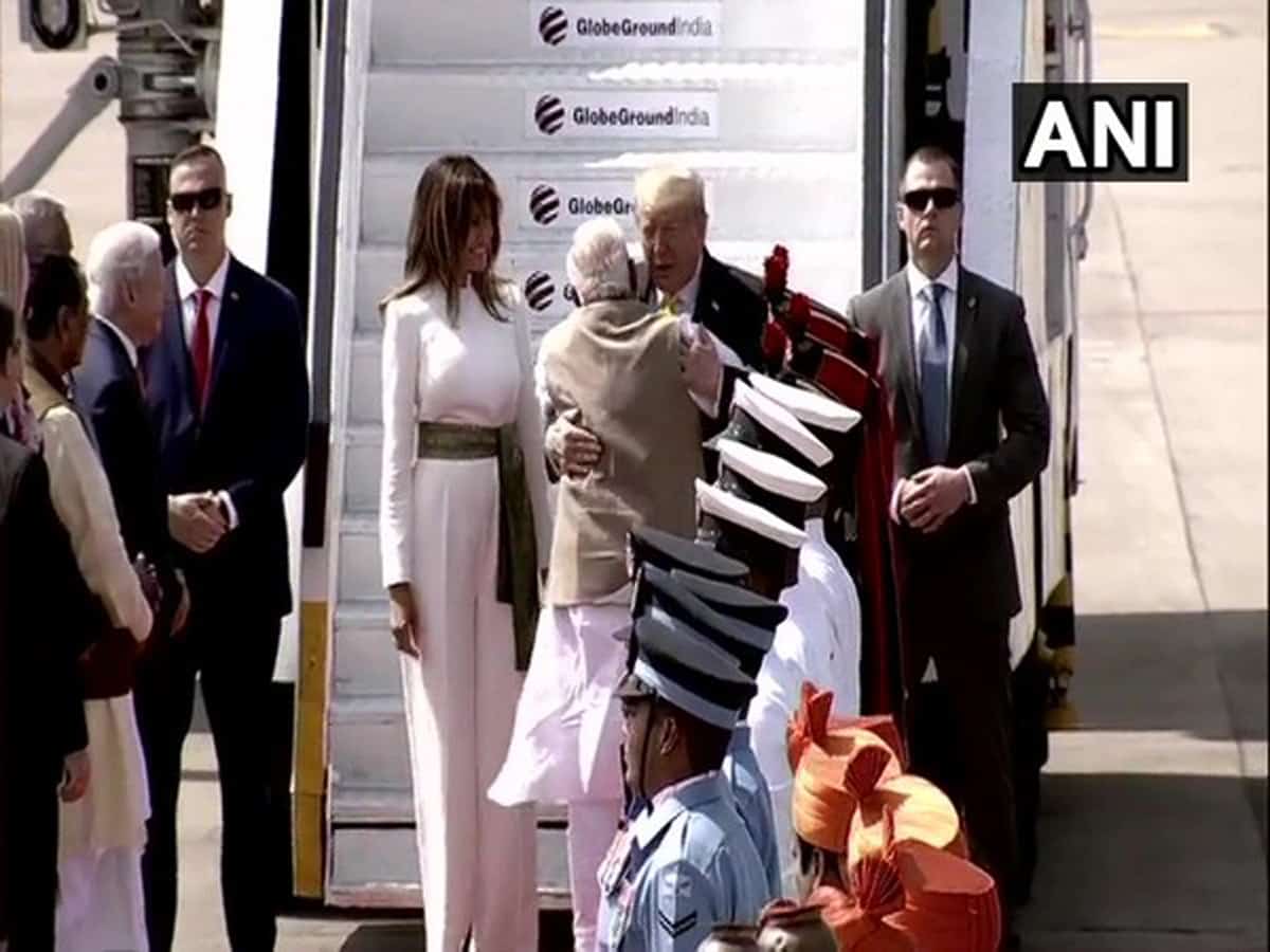 Narendra Modi hug with Donald Trump visit in India