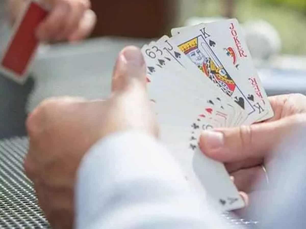 Five arrested for playing cards in Hyderabad