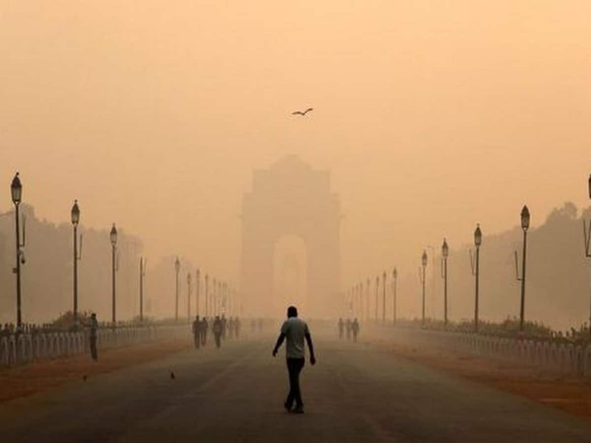 Delhi's air 'very poor' on morning after Diwali but relatively better than previous years