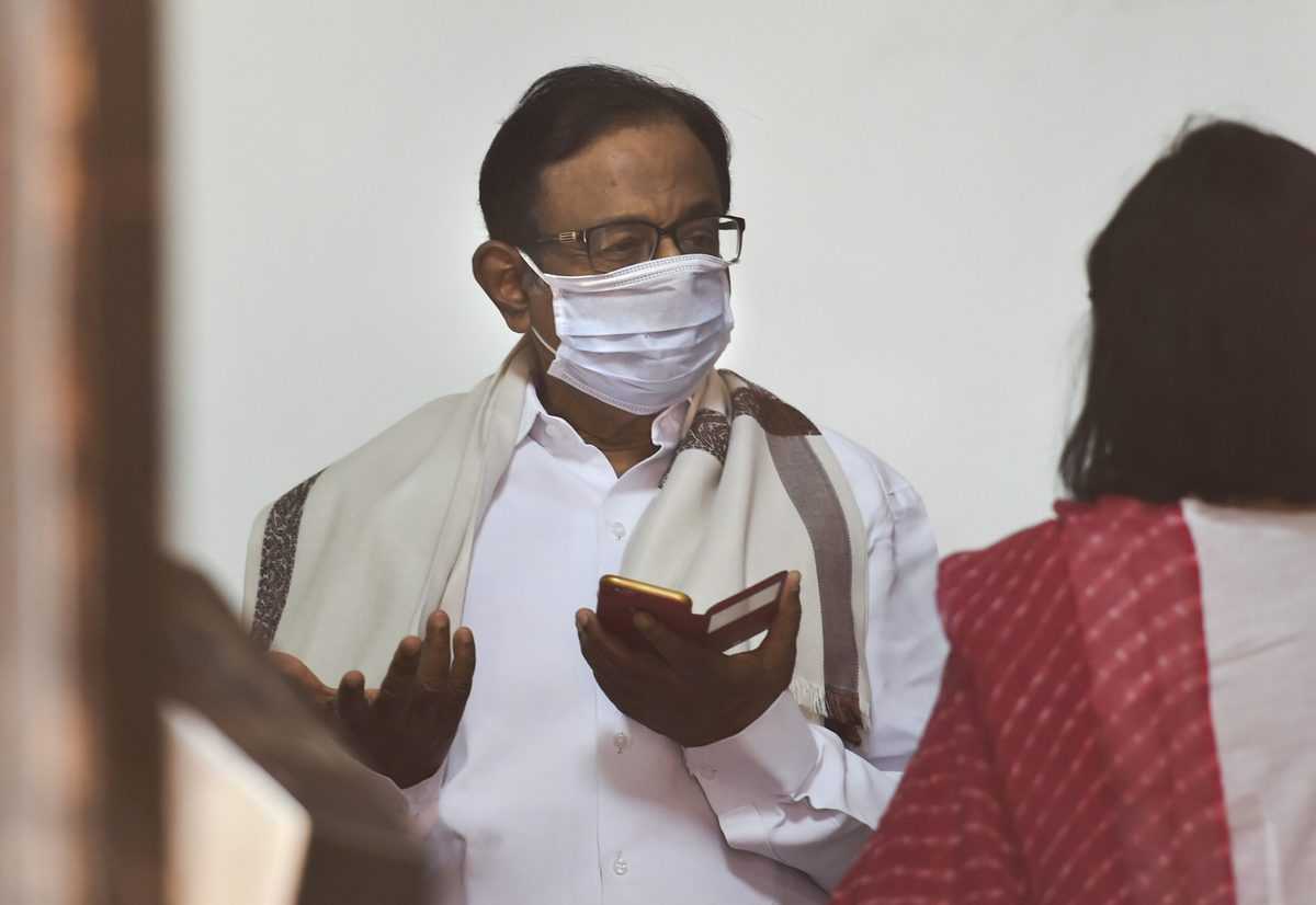 Chidambaram wears mask at Parliament