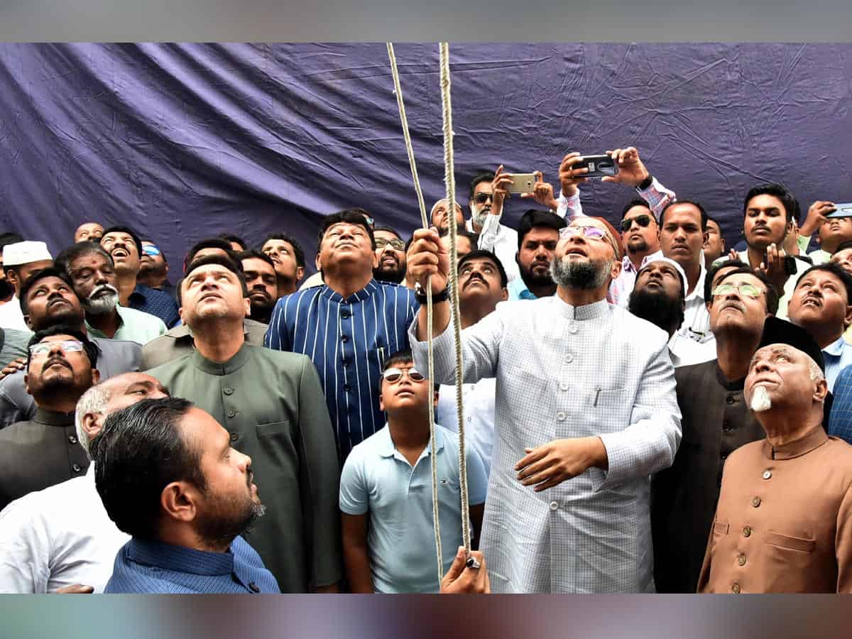 AIMIM prez Owaisi hoist flag on party’s 62nd foundation day