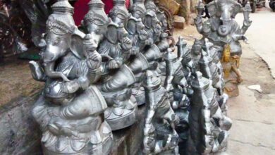 Muslims make metal statues, Hindus worship them