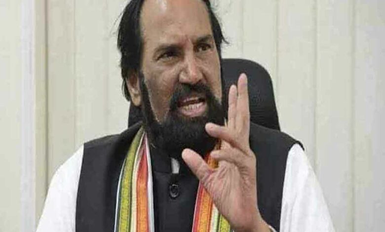 Telangana: Congress calls for regularization of striking JPS