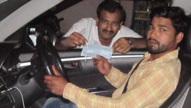 Cabbies offer free masks to passengers amid COVID-19