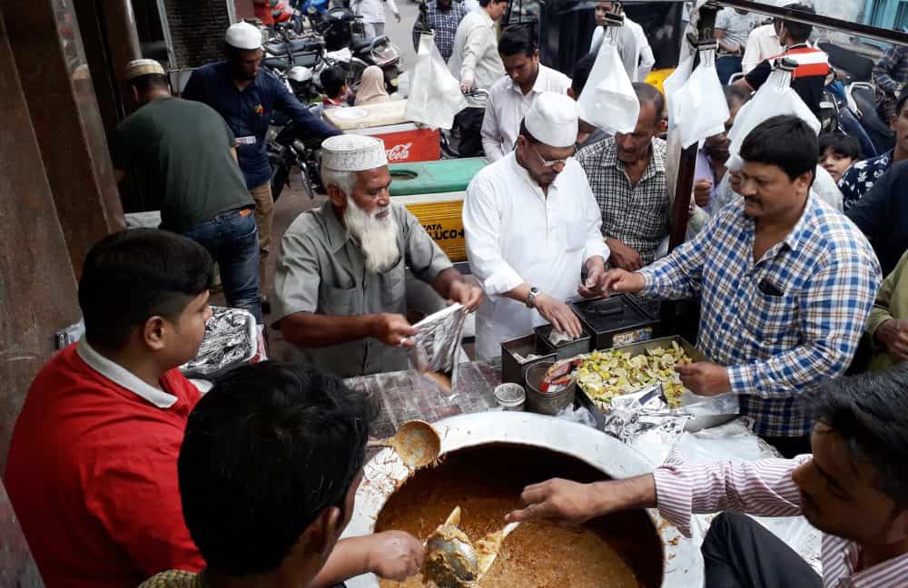 Likelihood of extended lockdown worries Ramadan season traders