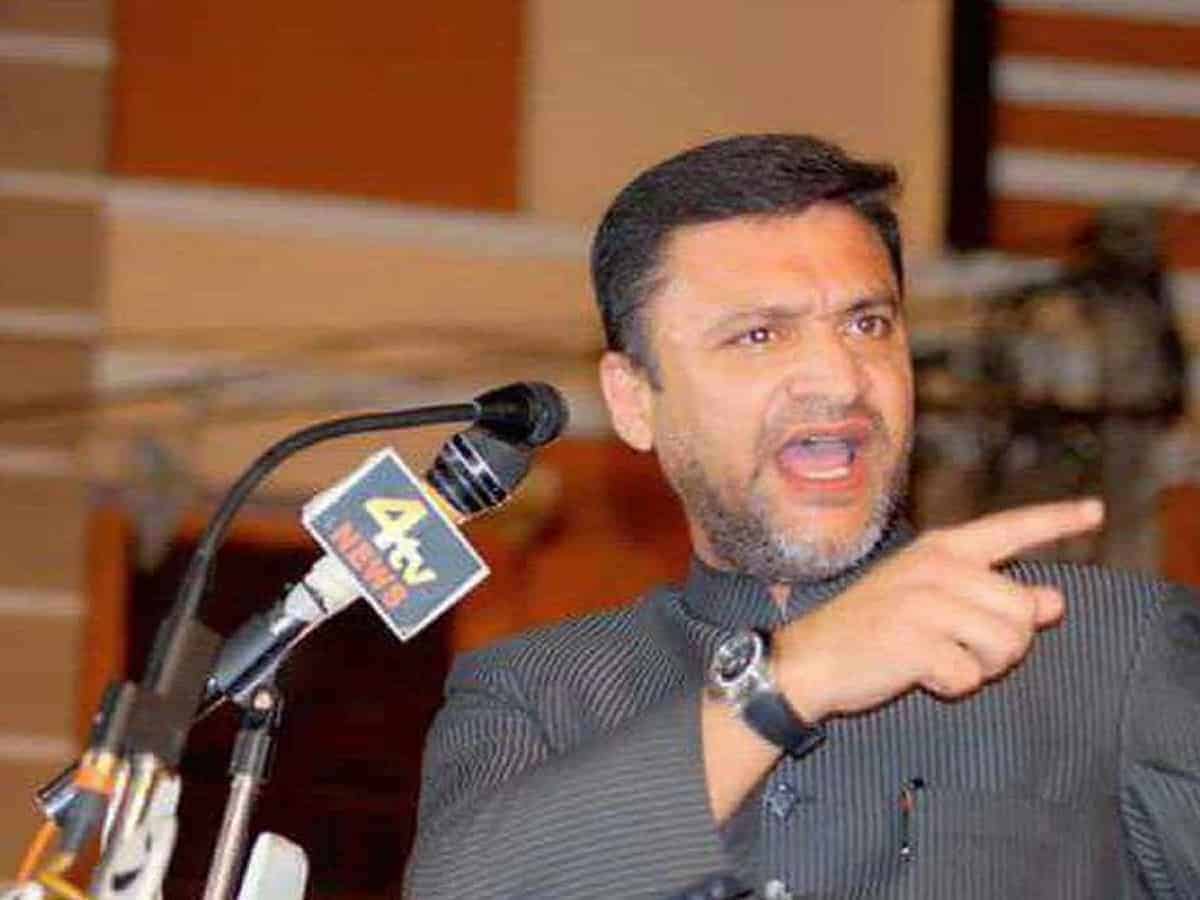 'If I signal...': AIMIM leader Akbaruddin Owaisi threatens police inspector