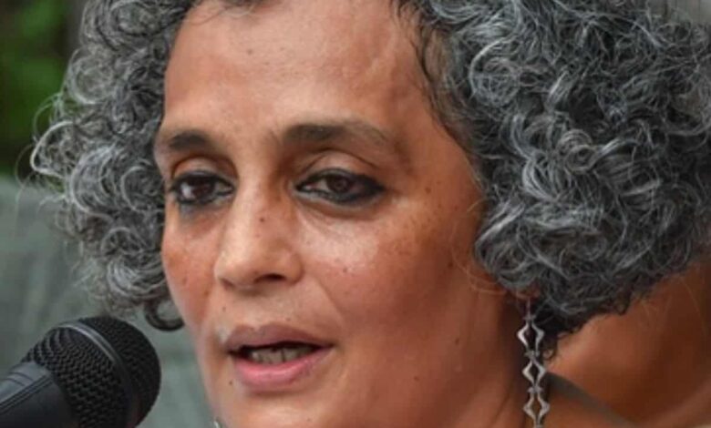 Nation looking at Bihar with great expectations for change: Arundhati Roy