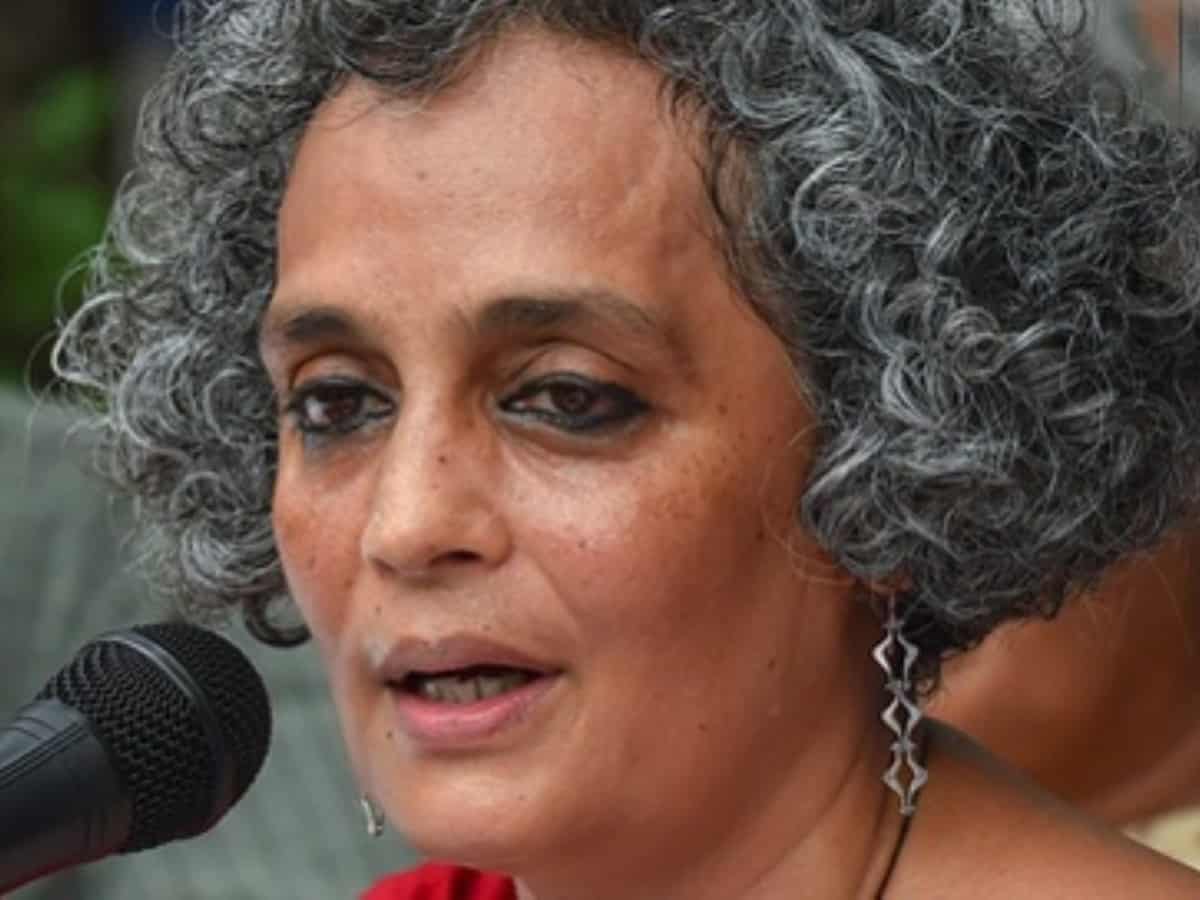 Nation looking at Bihar with great expectations for change: Arundhati Roy