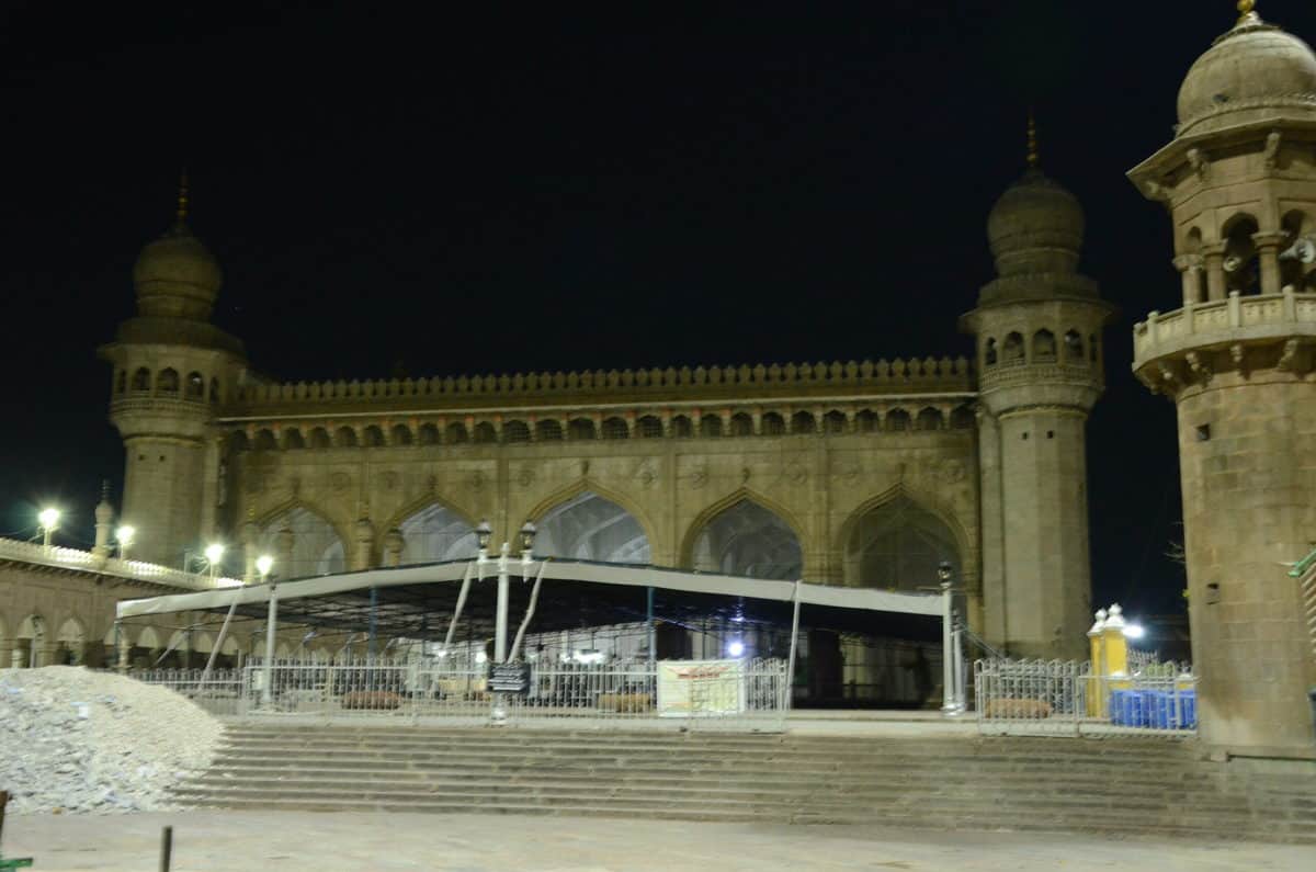 Shab-e-Barat 2020: Muslims pray in homes for relief from Corona