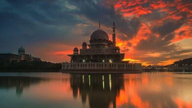 Indo-Islamic poetry sensitively tackles Cosmology and Paradise