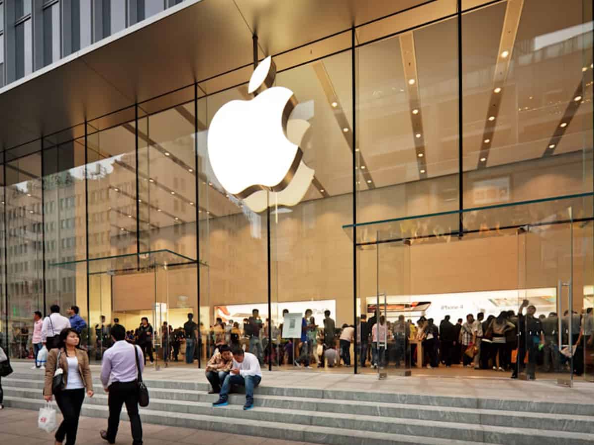 Apple may launch affordable iPad, iPad mini with bigger screens