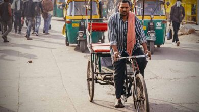 Man paddles 1,350km on rickshaw to reach home