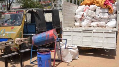 Four spuriAous cotton seed sellers held police seize Rs 50 Lac