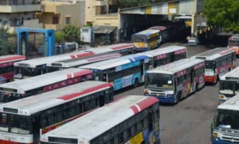 TSRTC not paying salaries on time; over 150 buses are not road worthy