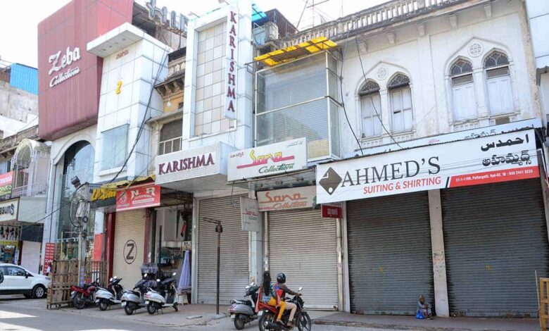 Charminar shops closed in support of no-new-clothes-in-Eid