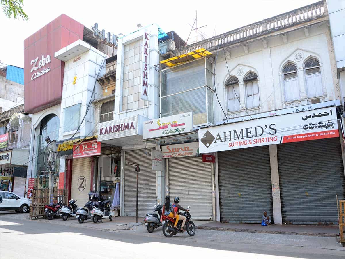 Charminar shops closed in support of no-new-clothes-in-Eid