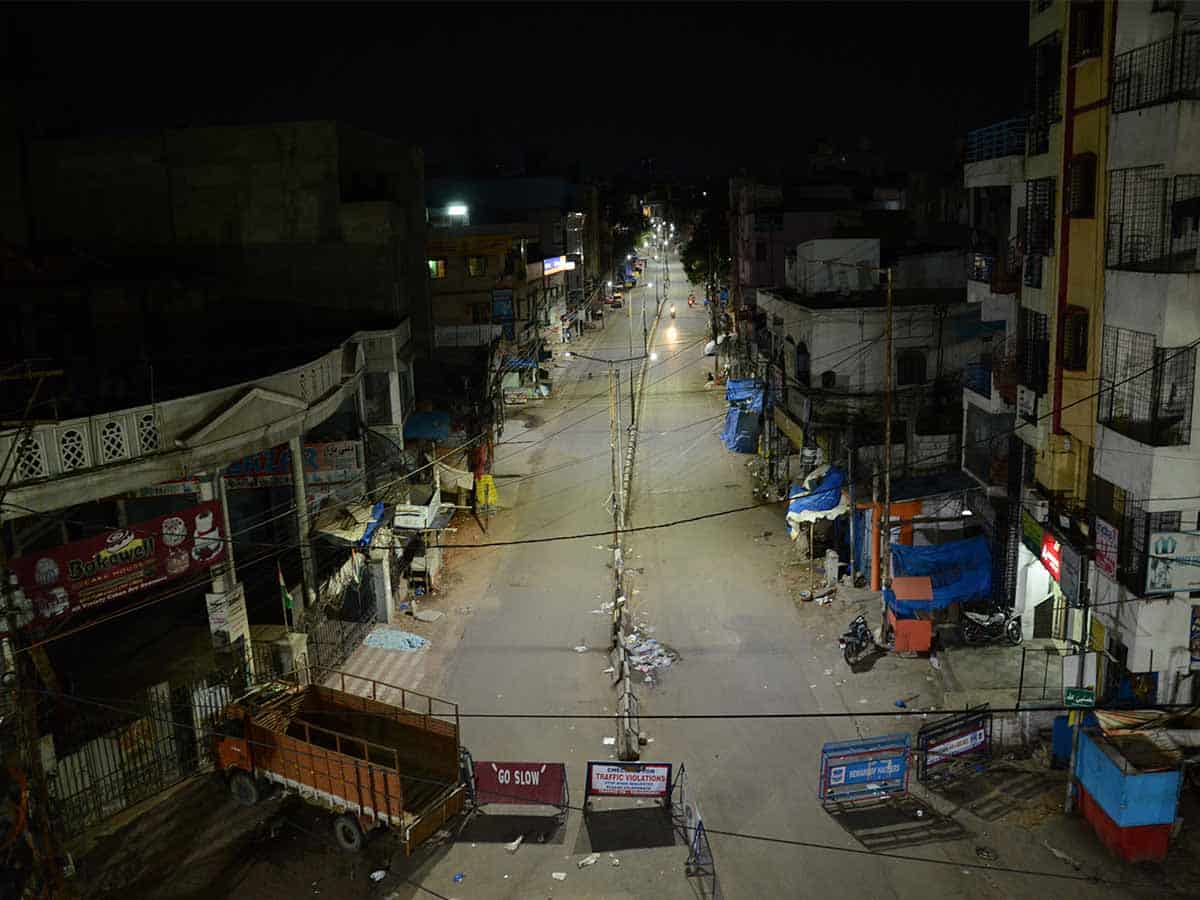Curfew like situation in Hyderabad at night