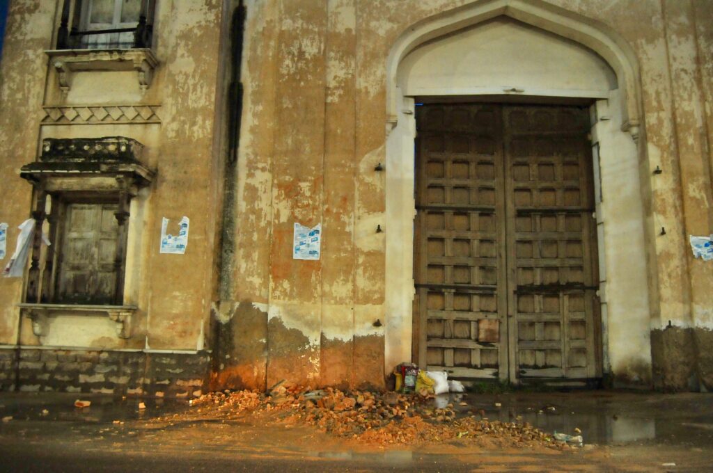 Heavy rainfall destroys Chowmahalla Palace window