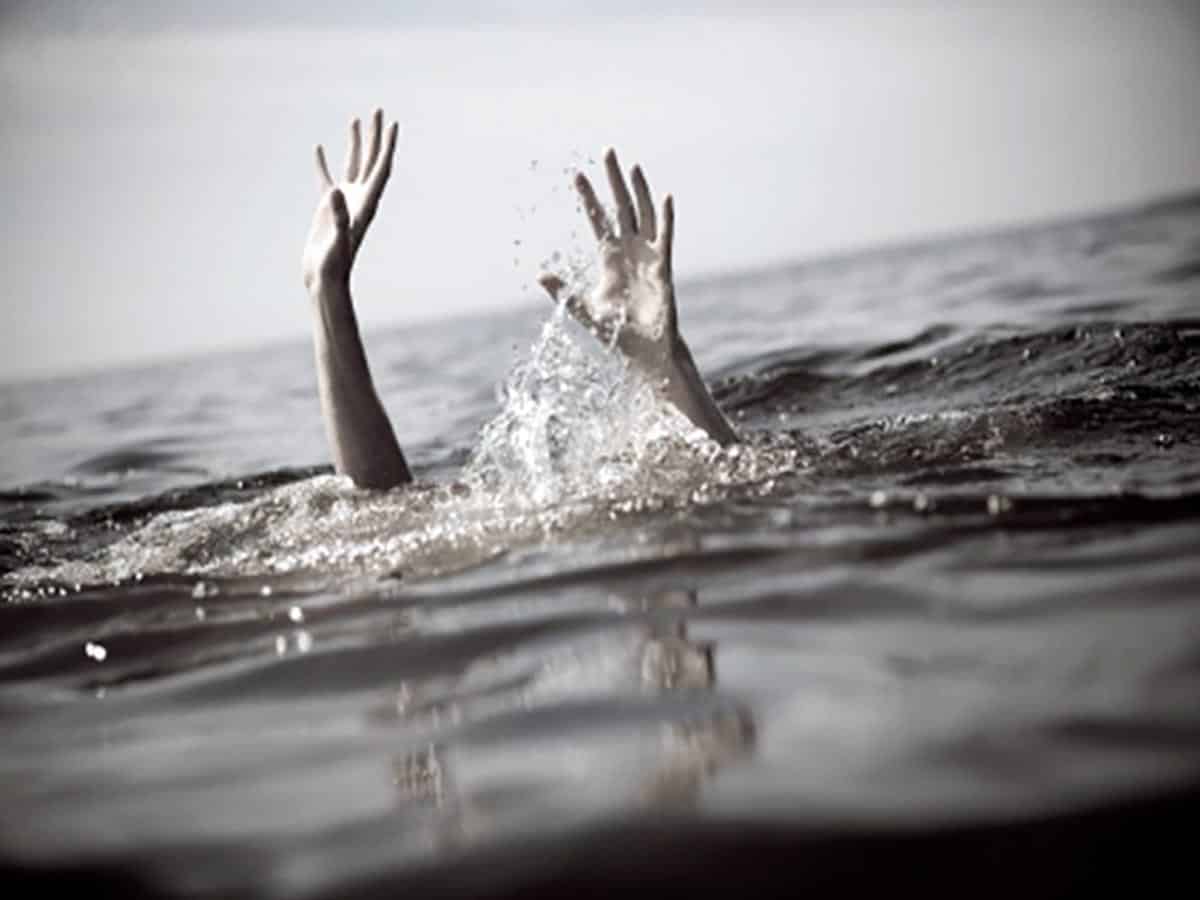 Telangana: Woman pushes her two children into Godavari, kills self