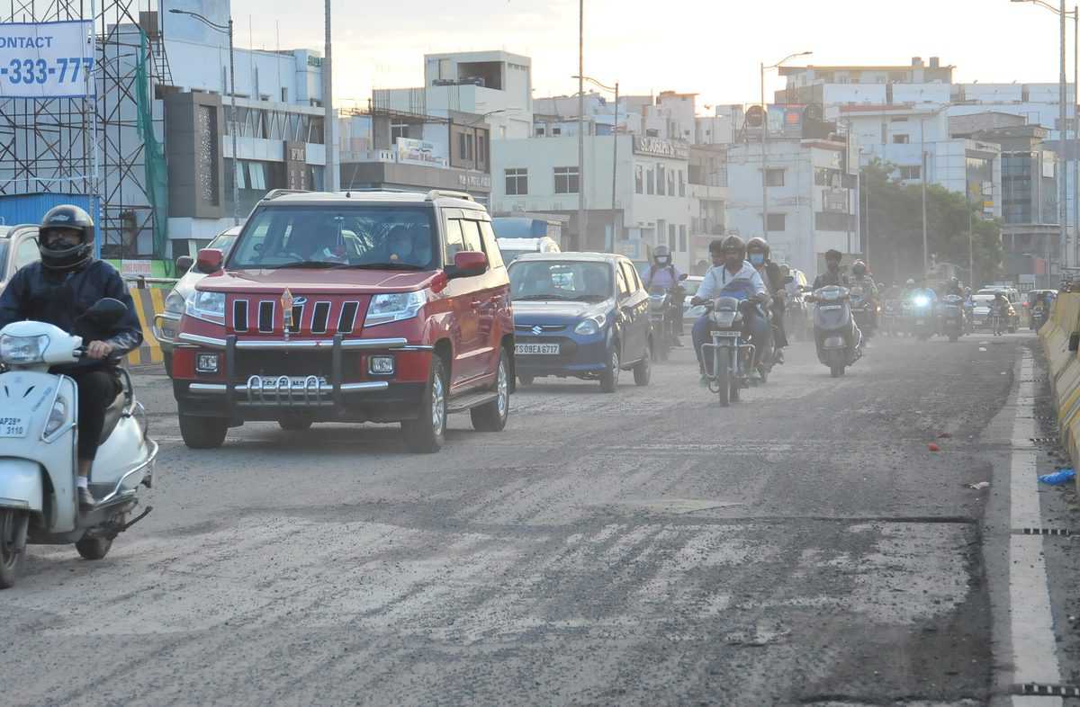 Tolichowki roads troublesome for pedestrians and vehicles