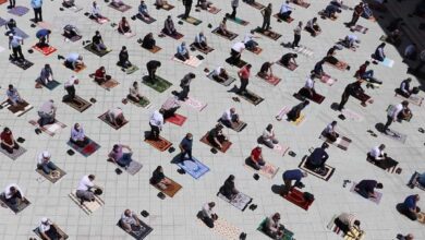 Mass Friday prayers in Turkey for the first time since March 16