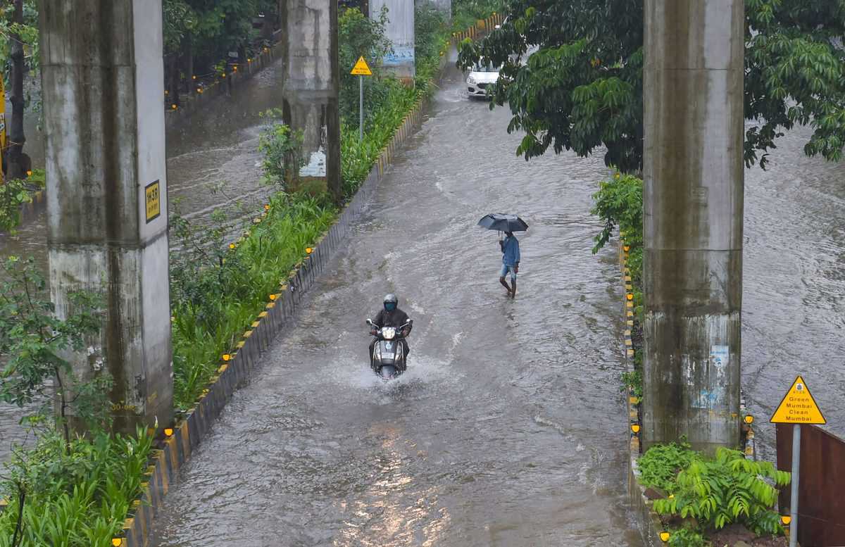 IMD predicts heavy rainfall over coastal Andhra Pradesh for next few days Read more At: https://aninews.in/news/national/general-news/imd-predicts-heavy-rainfall-over-coastal-andhra-pradesh-for-next-few-days20221005161456/