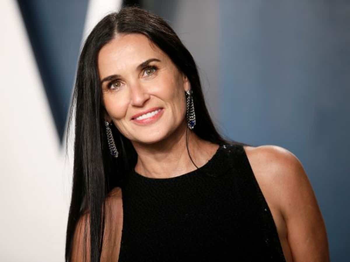 Demi Moore blames ex Bruce Willis for her viral carpeted bathroom - The ...