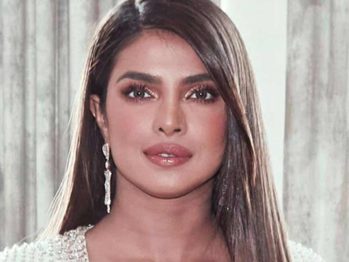 Priyanka Chopra imparts words of wisdom among fans