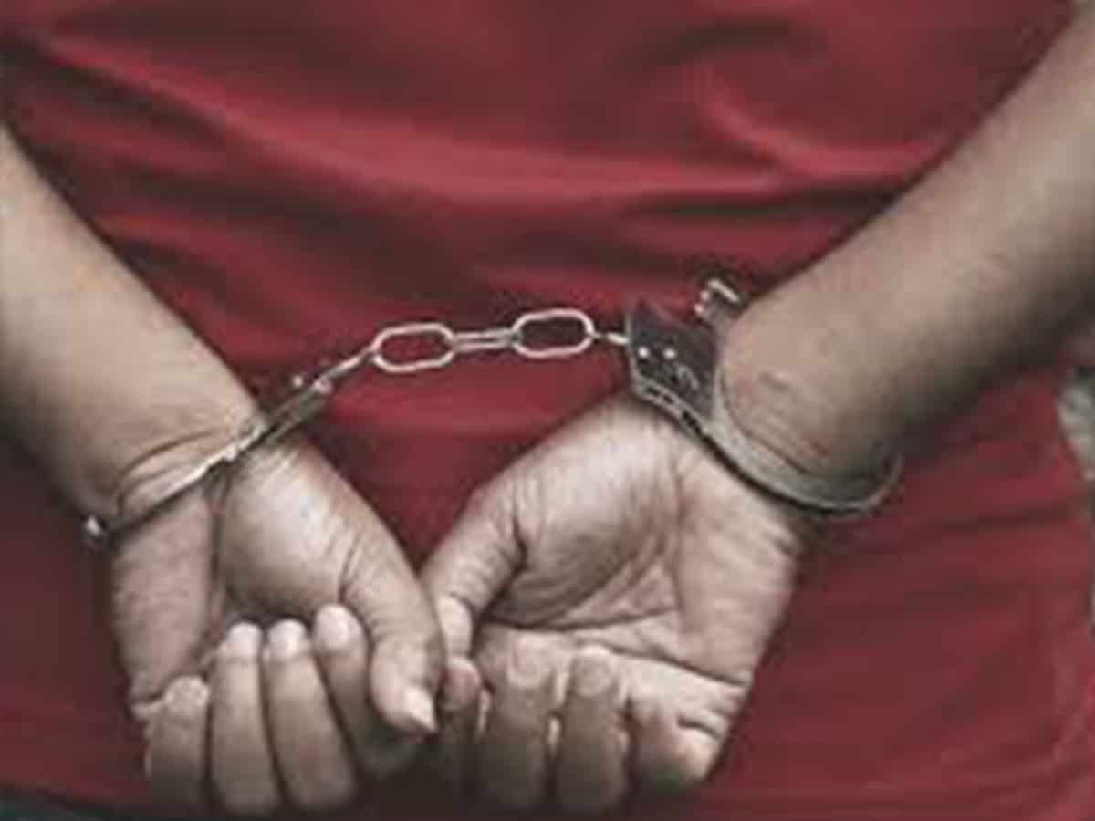 Now MP Minister faces heat over Dubey's surrender, Oppn says arrest 'stage-managed'