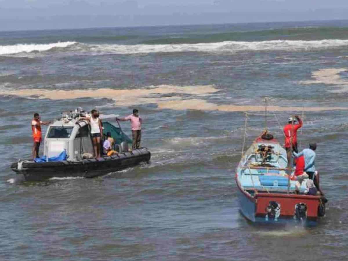 POCSO case accused jumps into sea, police search on