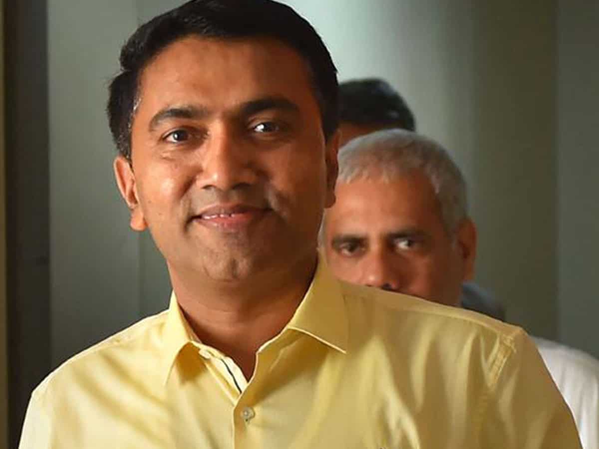 Goa CM orders night curfew, weekend lockdown