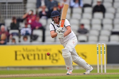 Eng v Pak 1st Test, Day 4: Sibley, Root steady in chase of 277 (Lunch)