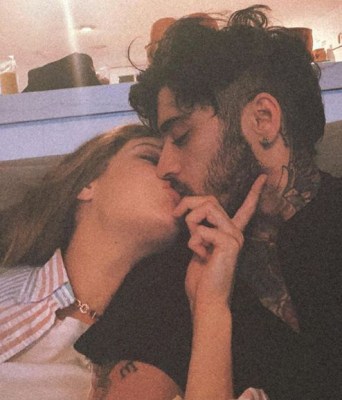 Gigi Hadid goes lip-deep with Zayn Malik in new pic