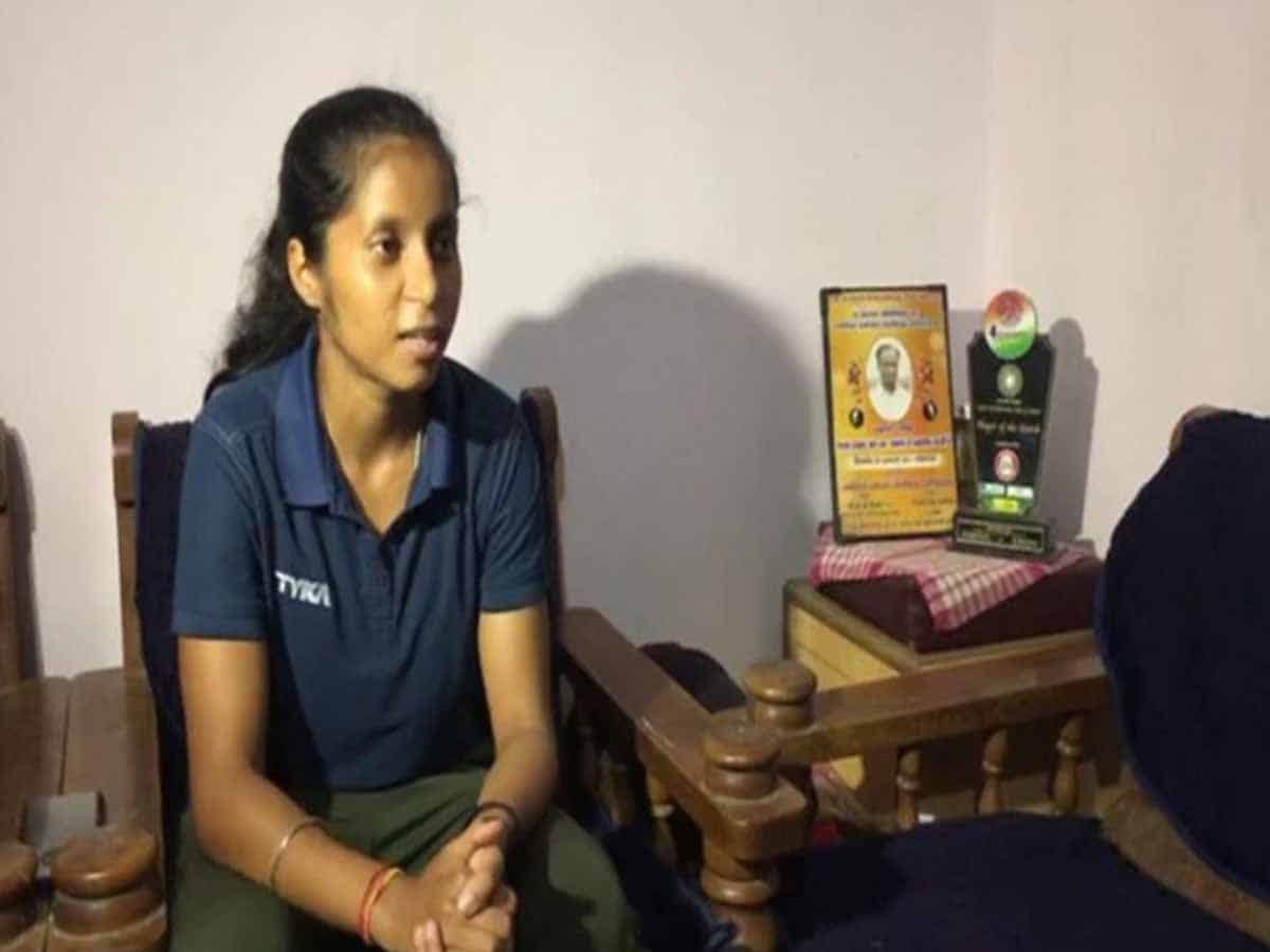 Indian Junior Women's Hockey team's Ishika Chaudhary receives Eklavya Award from MP govt
