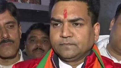 'Ghulam kya mange - Azadi': Kapil Mishra's dig at Cong internal war