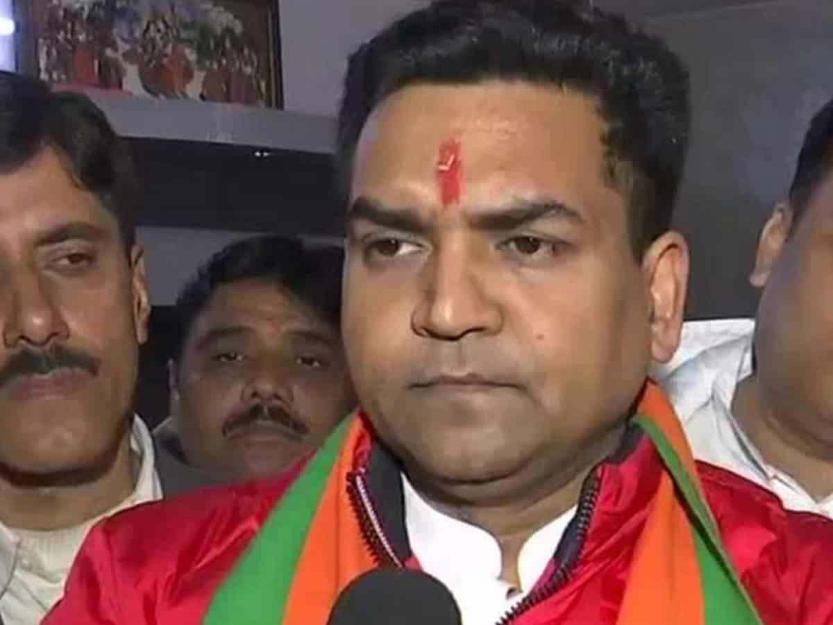 'Ghulam kya mange - Azadi': Kapil Mishra's dig at Cong internal war