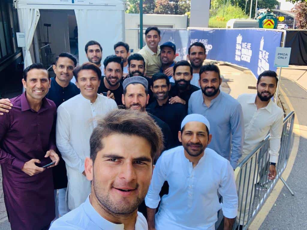 pak cricket team celebrate eid