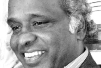 Political circles mourn Rahat Indori's demise