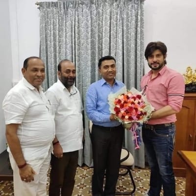 Rave party accused's photos with Goa CM, Minister go viral (Ld)