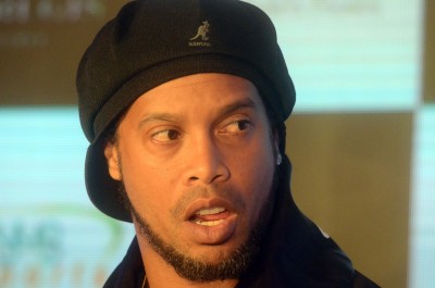 Ronaldinho returns to Brazil after house arrest in Paraguay