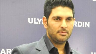 Yuvraj pays tribute to 'greatest left-handed legends'