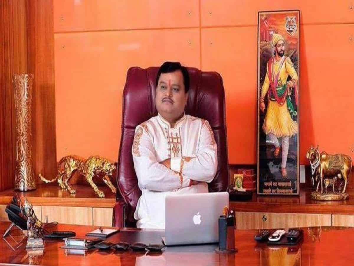 Sudarshan TV's Suresh Chavhanke